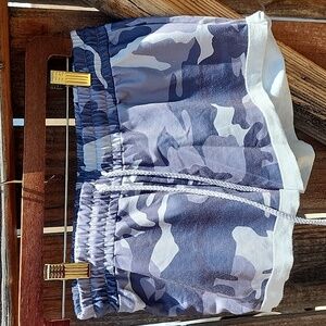 Several Shades of Gray Drawstring Shorts, Pre-Owned in Excellent Condition, Sz M